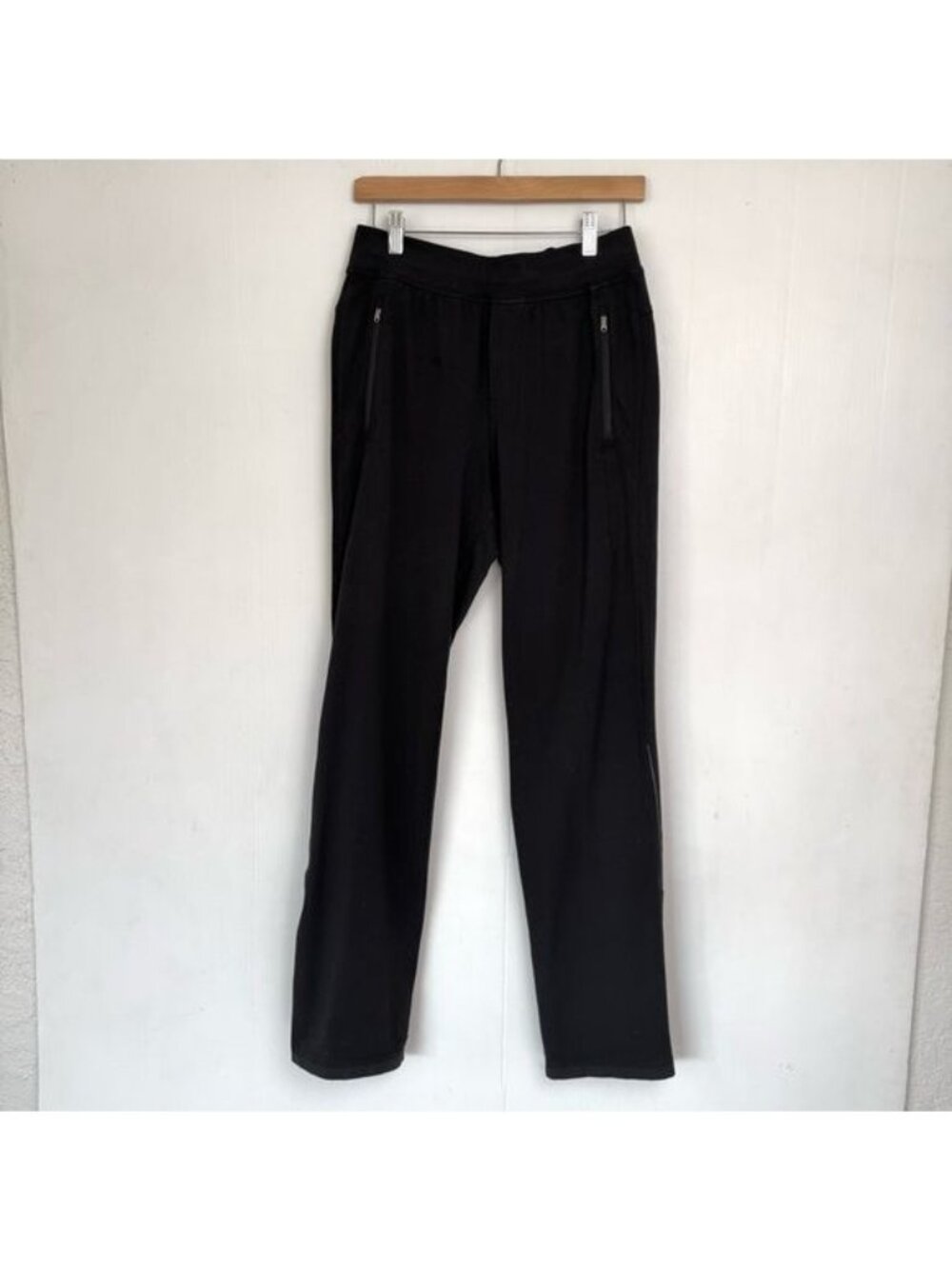 Lululemon High Rise Black Pants boot leg front pockets with zip size Small
